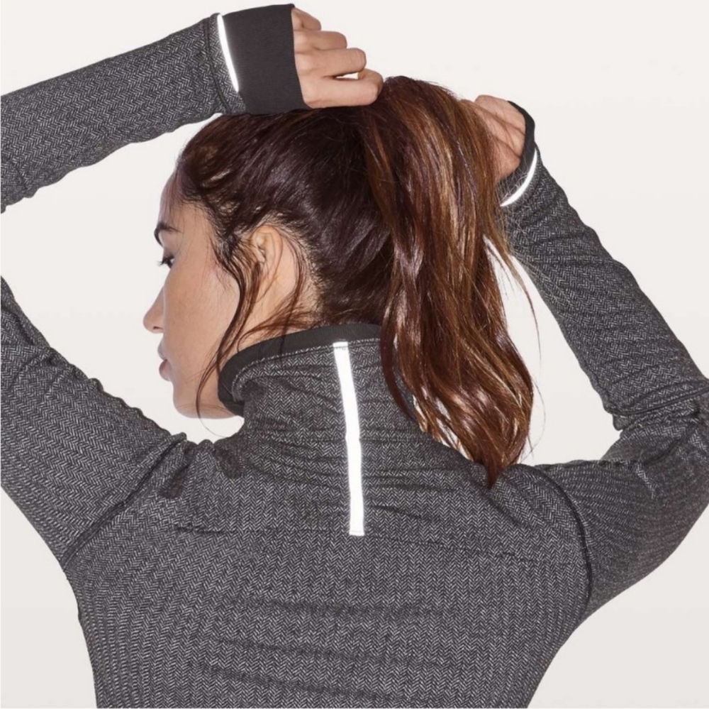 Lululemon Base Runner 0-Flaws 1/2 Zip Heathered Herringbon Black 6